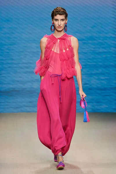 Look 50